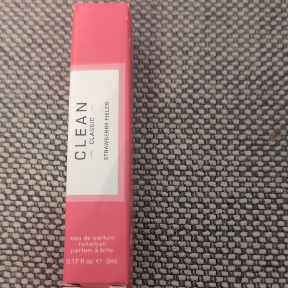 Sephora Clean Classic Strawberry Fields Eau de Parfum Rollerball - Pink